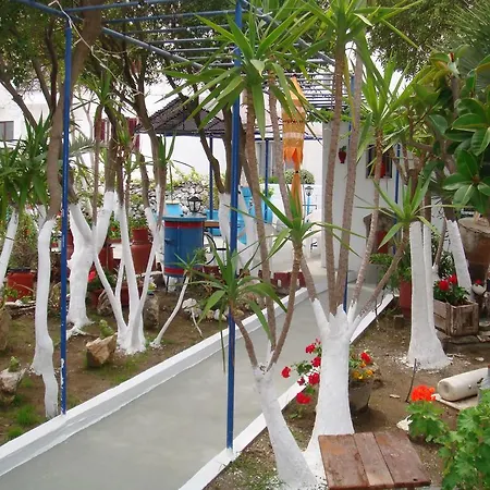 Boussetil Capanmat מלון דירות 3*