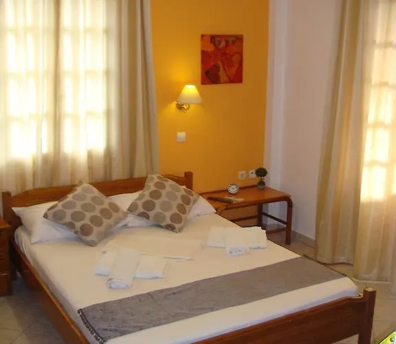 Boussetil Capanmat Tínos