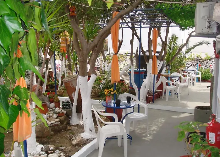 Boussetil Capanmat Tínos