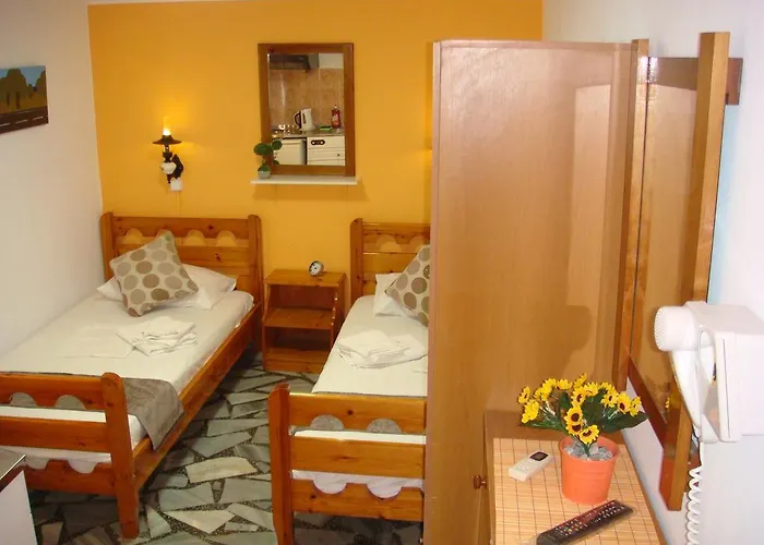 Boussetil Capanmat 3* Tínos