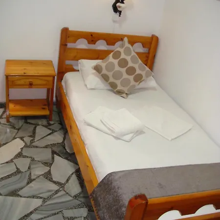 Boussetil Capanmat 2* Tinos