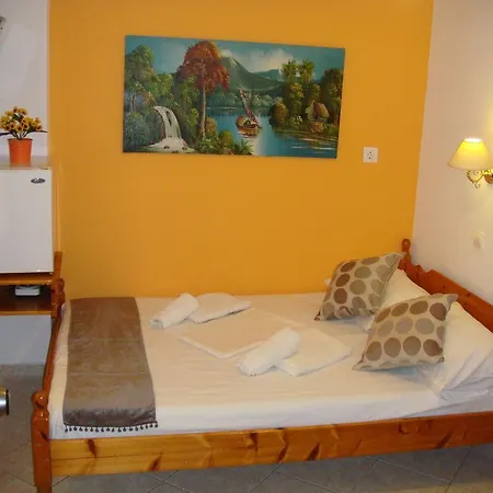 Boussetil Capanmat Hotel apartamentowy