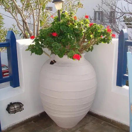 Boussetil Capanmat Aparthotel Tinos