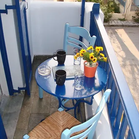 Boussetil Capanmat 3* Tínos