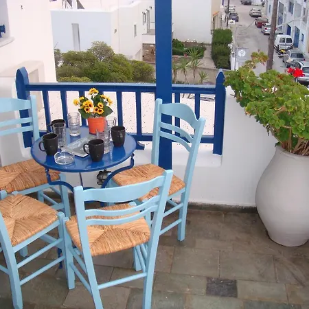 Boussetil Capanmat Hotel apartamentowy Wyspa Tinos