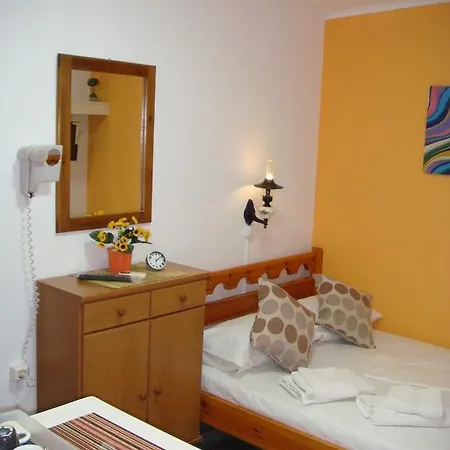 Boussetil Capanmat 3*