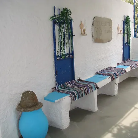 Boussetil Capanmat Apart-hotel Tínos