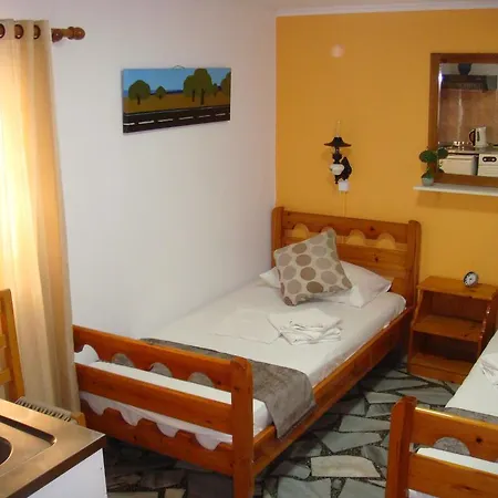 Boussetil Capanmat 3*