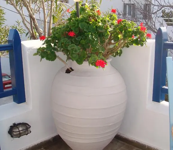 Boussetil Capanmat Hotel apartamentowy Wyspa Tinos