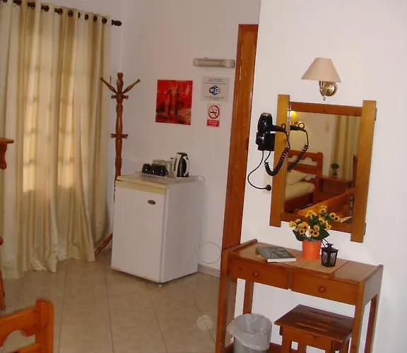 Boussetil Capanmat Hotel apartamentowy Wyspa Tinos